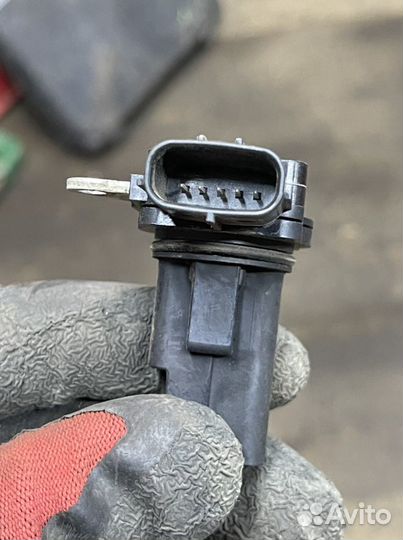 Датчик расхода воздуха Toyota Land Cruiser Prado 1