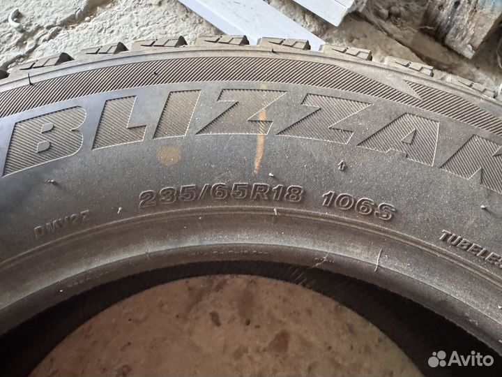 Bridgestone Blizzak DM-V2 235/65 R18 106S