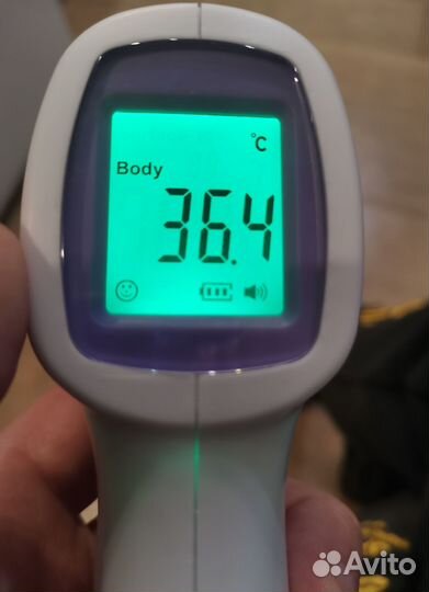 Термометр бесконтактный. новый