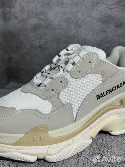 Женские кроссовки Balenciaga Triple S White