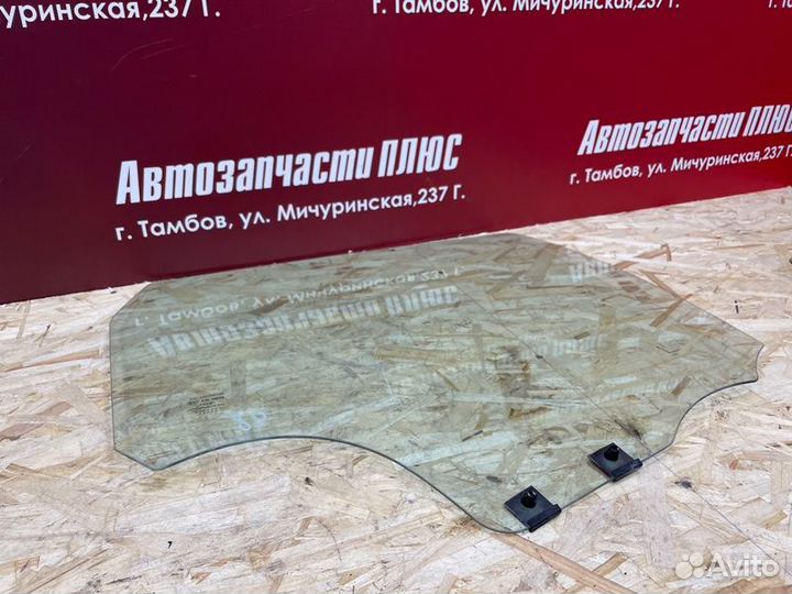 Стекло двери заднее правое Renault Duster