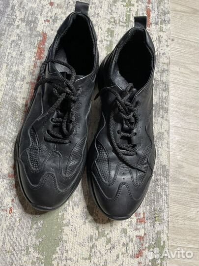 Кроссовки мужские 40