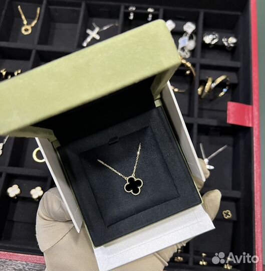 Подвеска Van Cleef & Arpels Alhambra Оникс