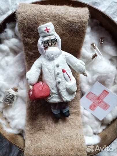 Ватные елочные игрушки, Айболит