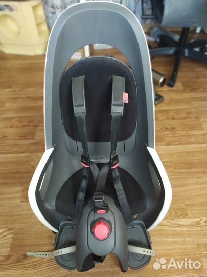 Детское велокресло на багажник hamax caress W/carr