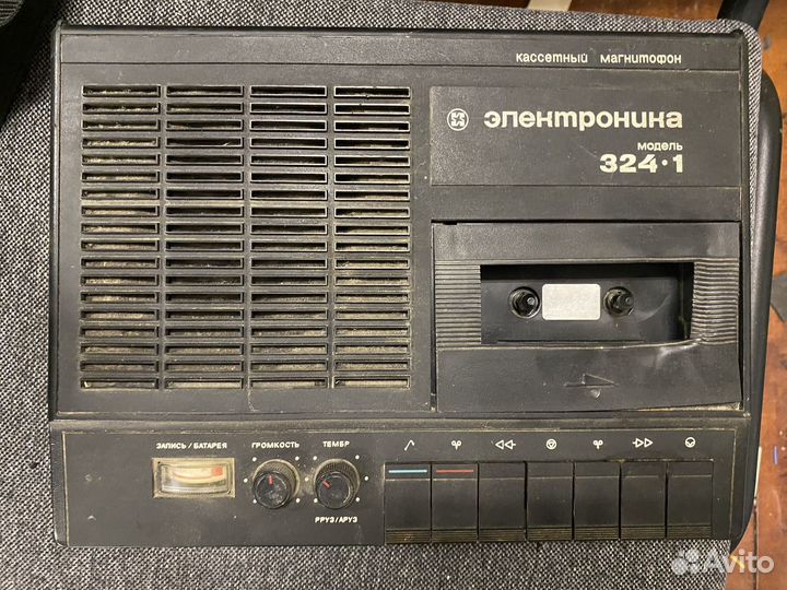 Кассетный магнитофон