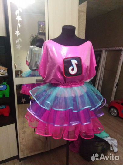 Реквизит и костюмы