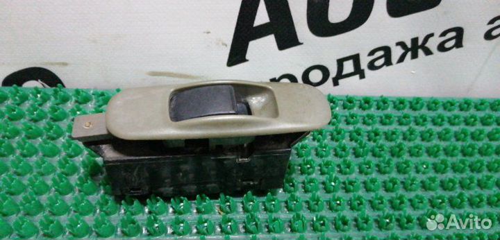 Блок управления стеклоподъемниками задний левый