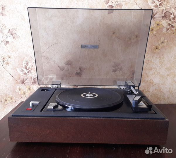 Проигрыватель пластинок Мелодия 104
