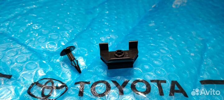 Клипса подкрылка Хайлендер Оригинал NEW 2007-2013