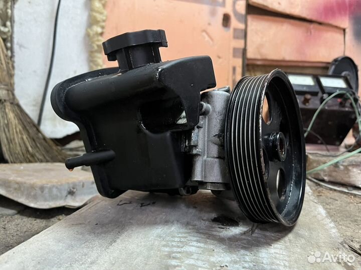 Насос гур mercedes w204