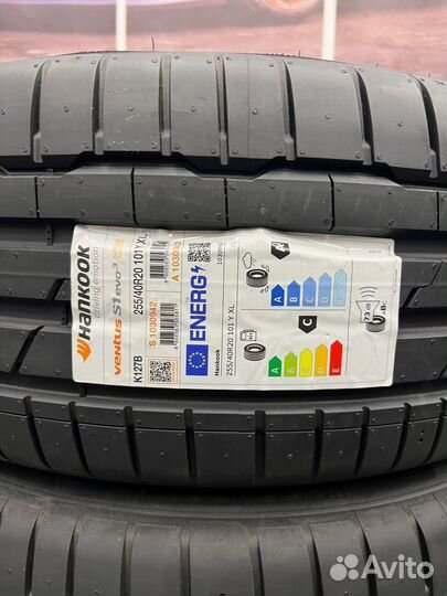 Hankook Ventus S1 Evo 3 K127B 255/40 R20 и 285/35 R20