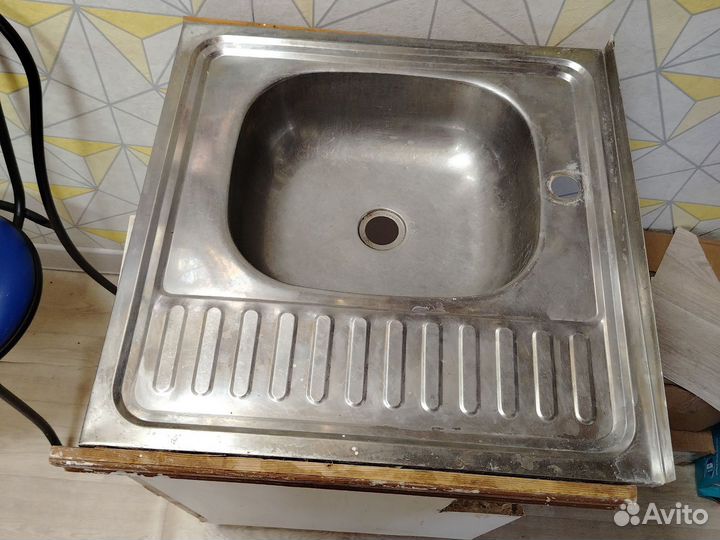 Раковина с тумбой