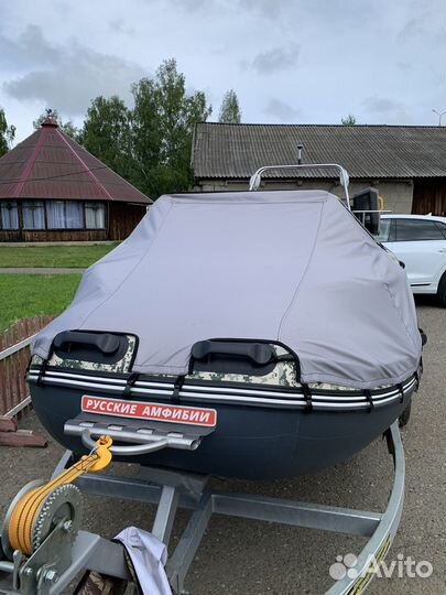 Моторная лодка под водомёт