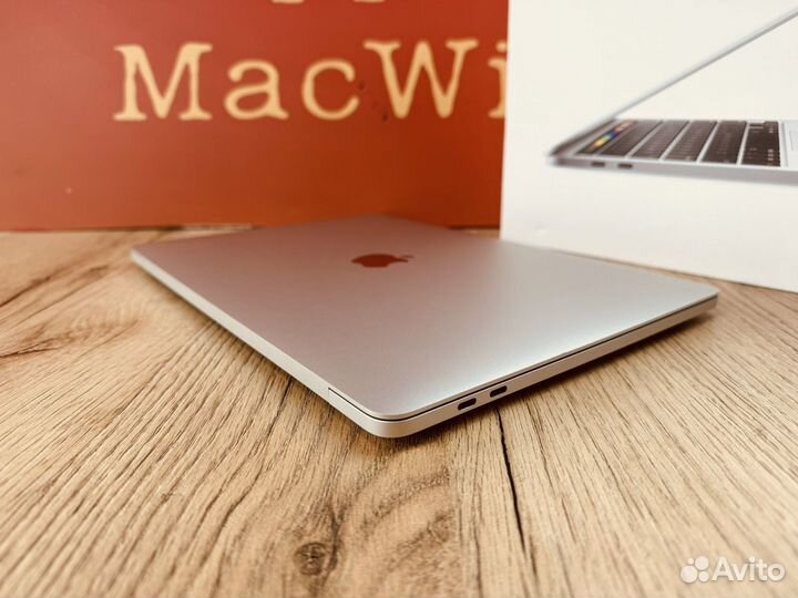 Топ MacBook Pro 13 2020/16GB/512GB полный комплект