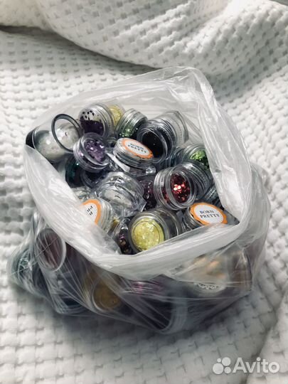 Блестки, втирки для маникюра