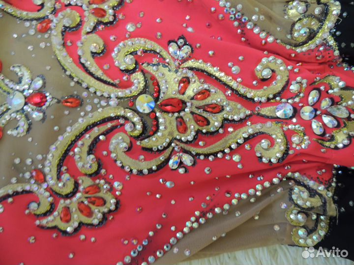 Продается купальник для художественной гимнастики