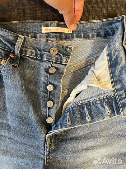 Джинсы levis