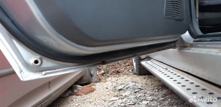 Дверь задняя левая ZX Landmark