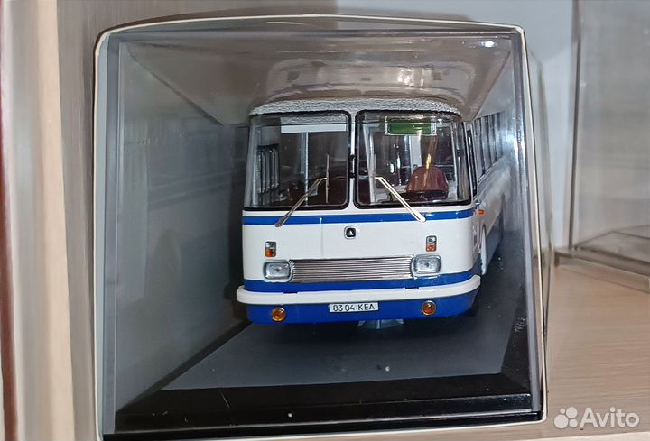 Автобус лаз 695 Н Classicbus
