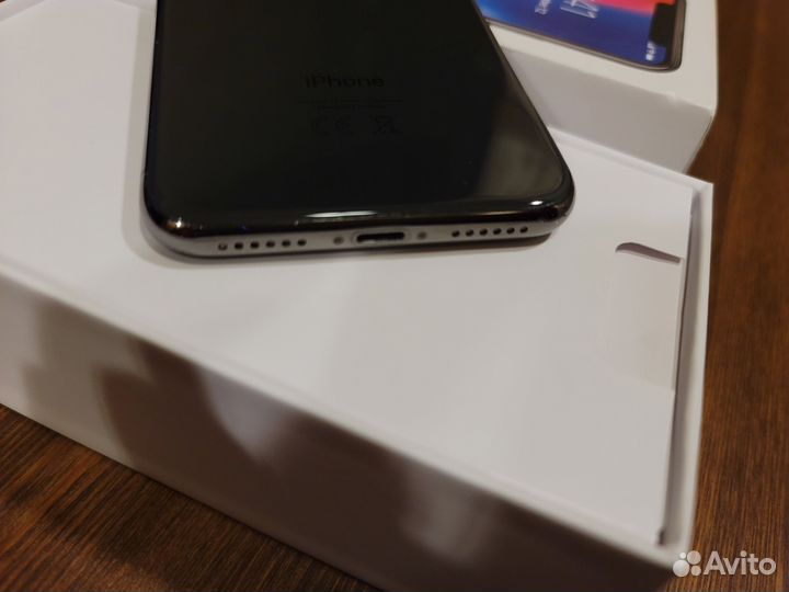 iPhone X, 64 ГБ