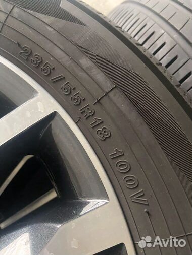 R18 Yokohama BluEarth AE50 235/55, PCD 5x112 DIA 57.1