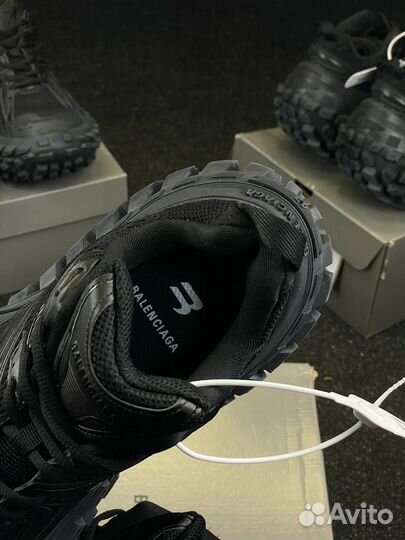 Кроссовки Balenciaga defender