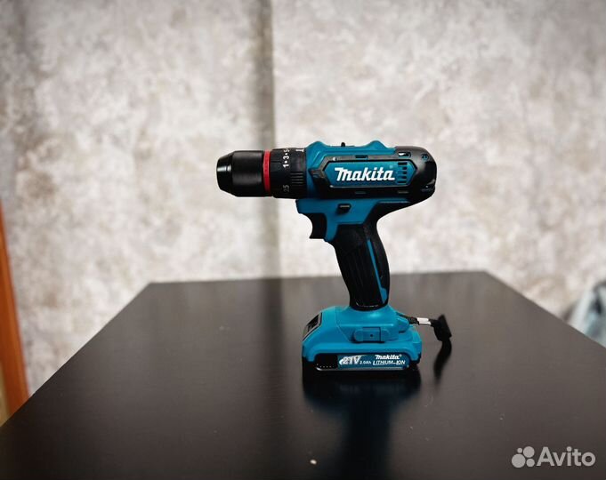 Шуруповерт makita