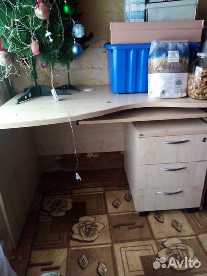 Компьютерный стол