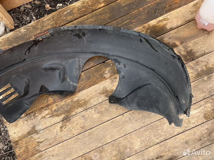 Подкрылок передний левый Ford Fusion