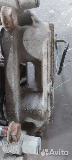 Суппорт тормозной передний на Volkswagen Phaeton