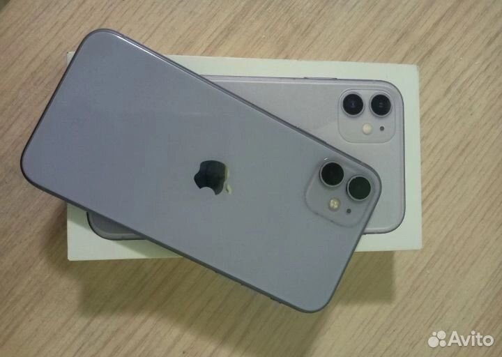 iPhone 11, 64 ГБ