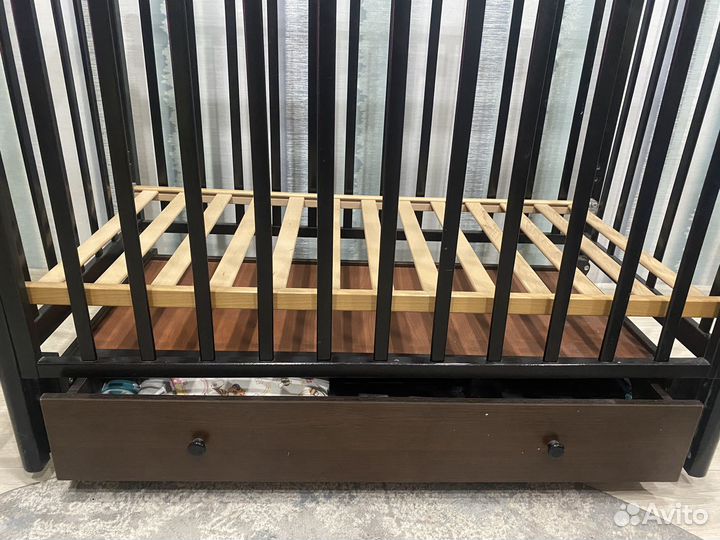 Детская кровать с маятником бу