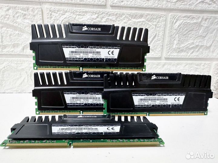 Память DDR3 32Gb(8Gbx4) 1600MHz Corsair Vengeance