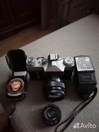 Плёночный фотоаппарат zenit e