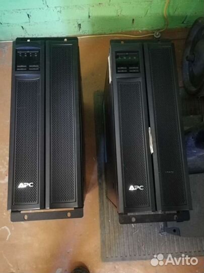 Источник бесперебойного питания APC 2000watt