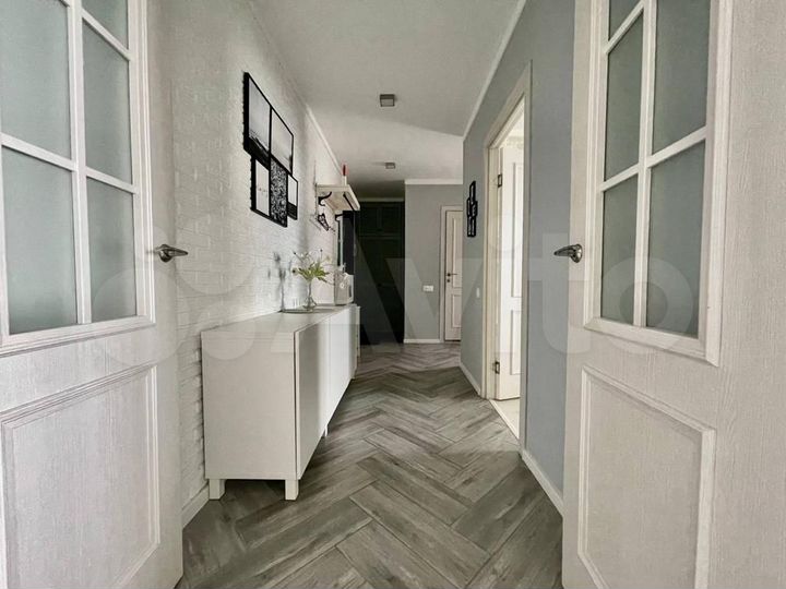 2-к. квартира, 56 м², 4/9 эт.