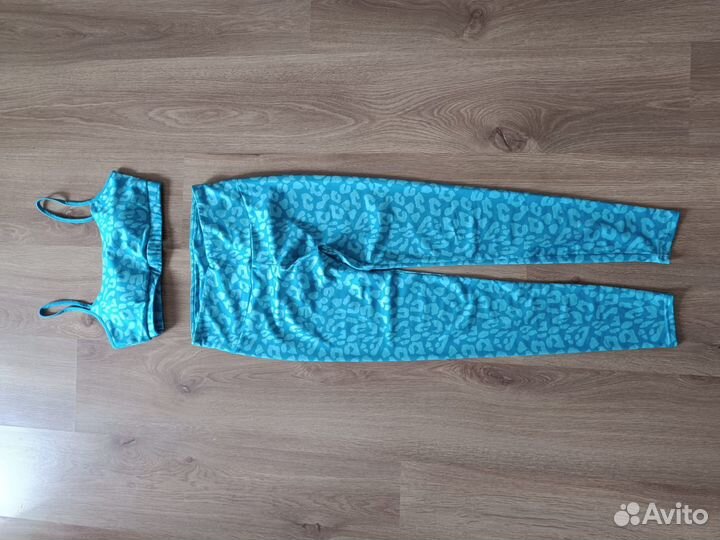 Спортивный комплект женский