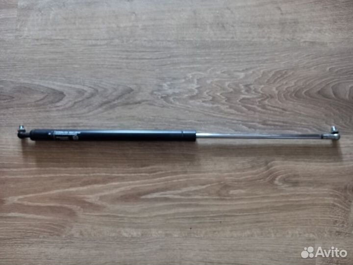 Газовые упоры багажника калина