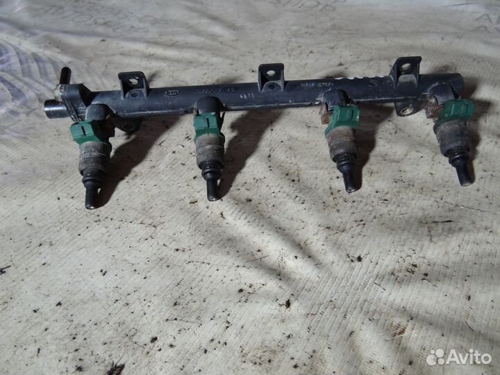 Рейка топливная в сборе Kia Rio (DC) I (2000–2005)