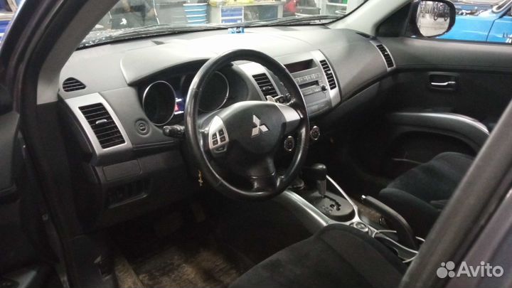 Mitsubishi Outlander 2.4 CVT, 2010, 241 745 км