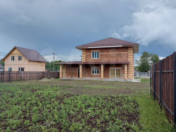 Дом 230 м² на участке 14 сот.