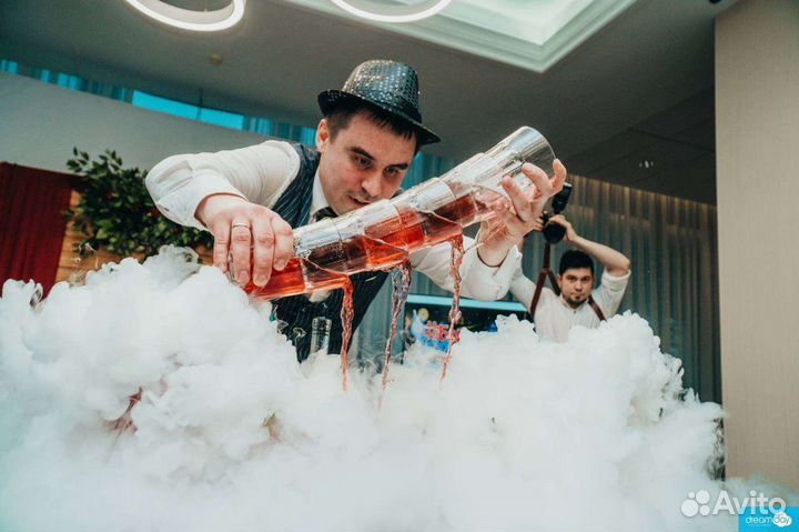 Бармен шоу/Пирамида шампанского