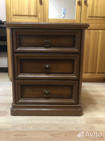 Тумба прикроватная италия