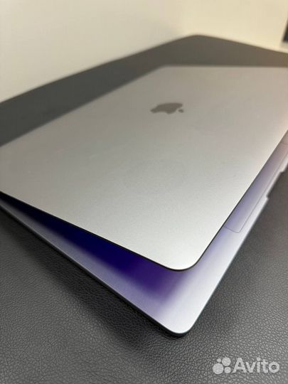 Apple MacBook Pro A1707