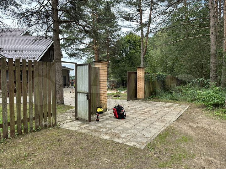 Дом 299 м² на участке 9 сот.