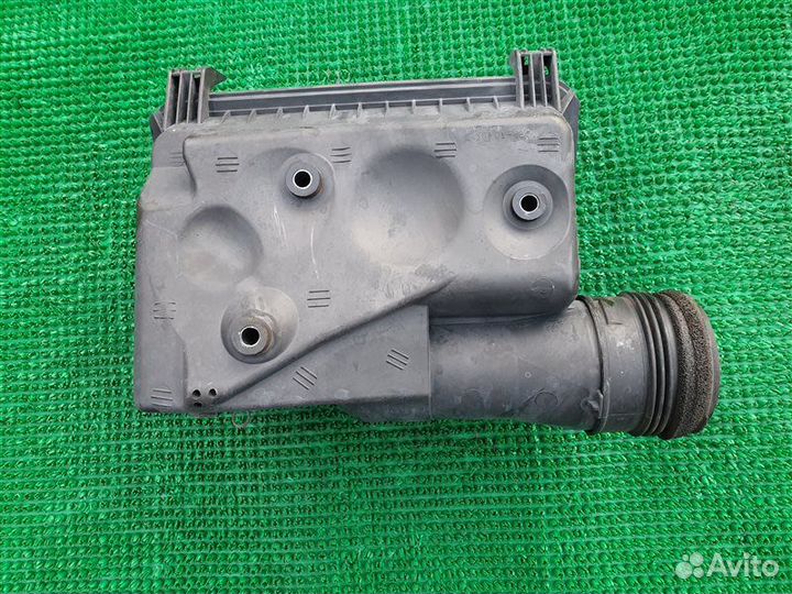 Корпус воздушного фильтра Toyota Tacoma, Hilux