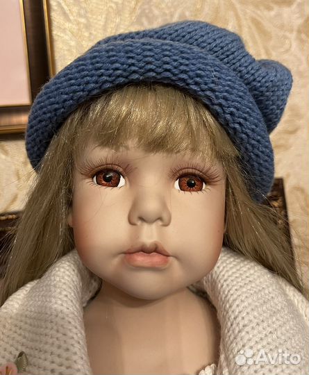 Кукла фарфоровая коллекционная