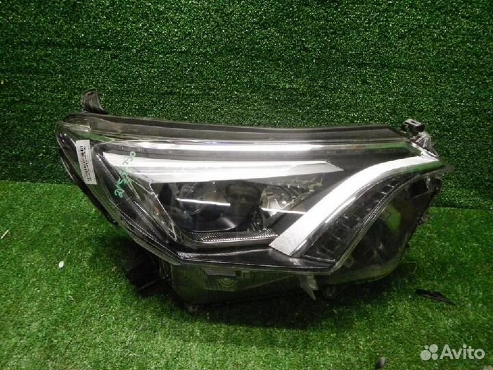 Фара правая Toyota RAV4