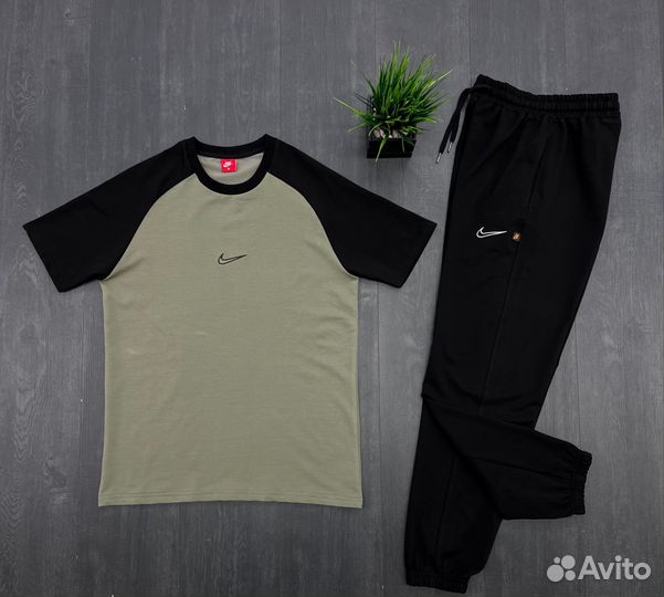 Костюм Nike весенний